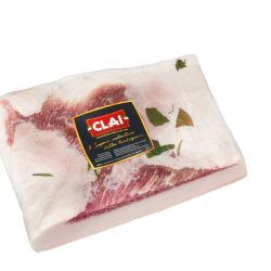 Lardo - włoski rarytas dla smakoszy Odkryj prawdziwy smak włoskiej tradycji z Lardo od CLAI! Ten wyjątkowy produkt, pochodzący z włoskiej spółdzielni CLAI, zachwyci Cię swoim delikatnym smakiem i aromatem. Starannie wyselekcjonowany tłuszcz grzbietowy, peklowany w soli morskiej i kompozycji ziół, to gwarancja niezapomnianych doznań kulinarnych.